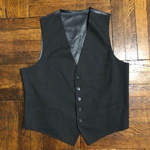 Vest size M